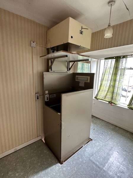 Wessex Vertical Seat Lift