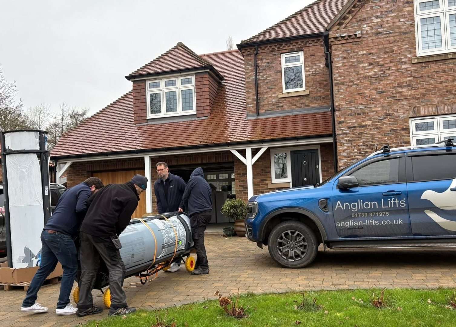 Delivery of PVE Vacuum Elevator