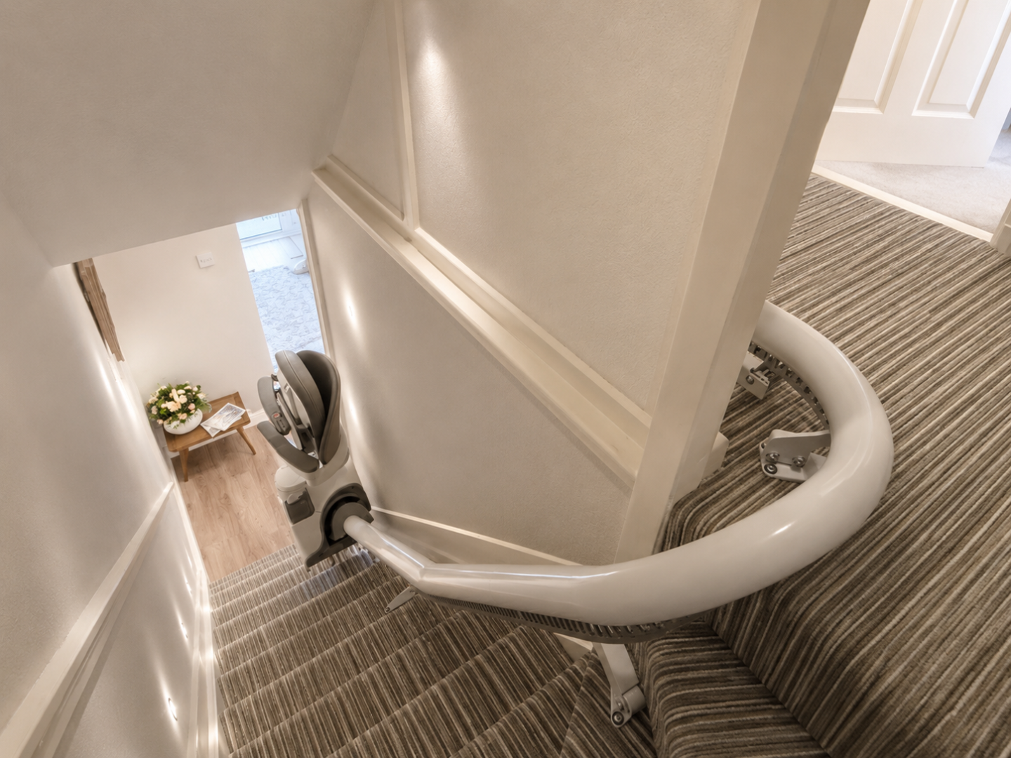 Flow X Curved Stairlift Rail